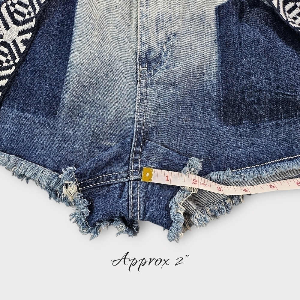 Hippie Laundry Boho Denim Belted Frayed Hem Shorts - Picture 10 of 12